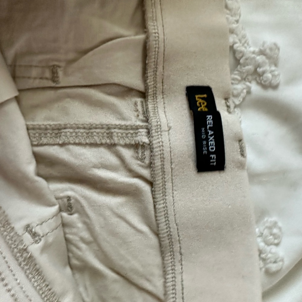 Lee Shorts - Picture 2 of 3